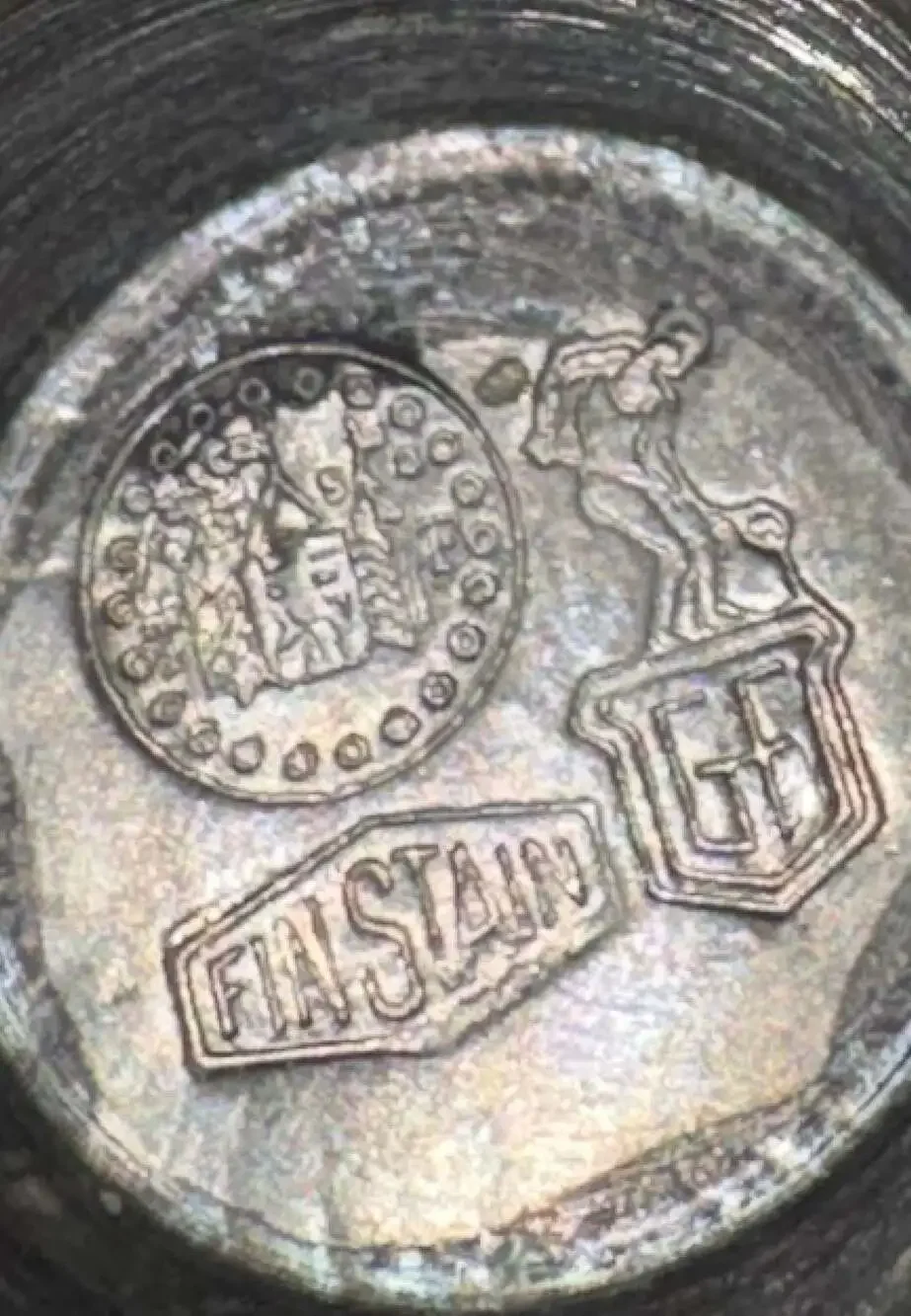 Unknown vintage finistain